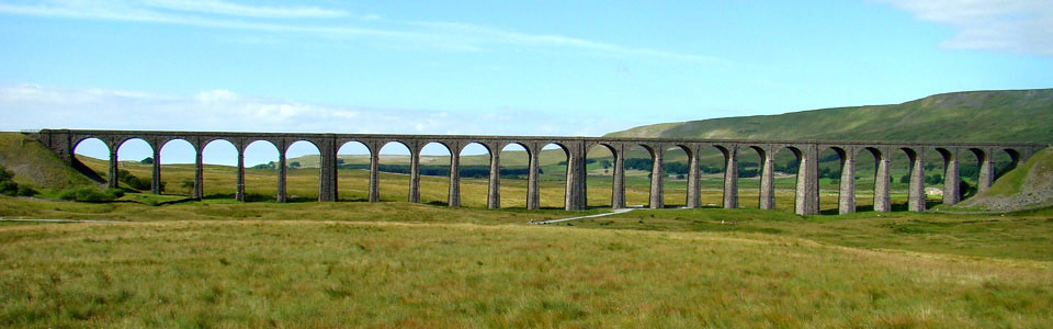 A quiet and tranquil site nestled in beautiful Shaw Gyhll, High Shaw, 
Simonstone, Hawes, North Yorkshire and is surrounded by the magnificent Dales fells in 
the heart of Upper Wensleydale.