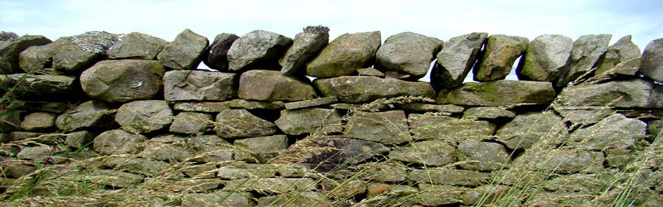 A quiet and tranquil site nestled in beautiful Shaw Gyhll, High Shaw, 
Simonstone, Hawes, North Yorkshire and is surrounded by the magnificent Dales fells in 
the heart of Upper Wensleydale.